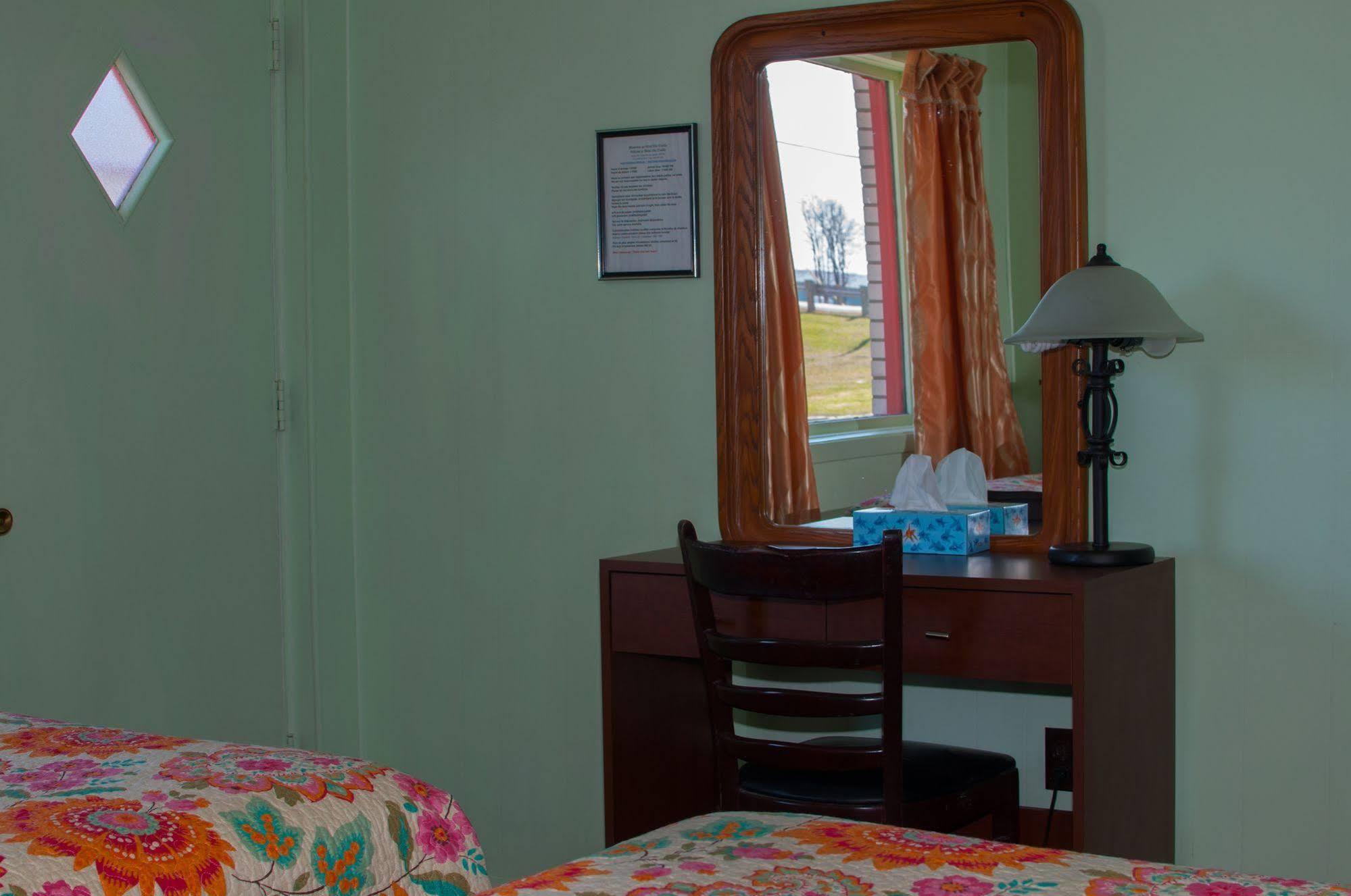 Motel Des Erables Coteau-du-Lac Ngoại thất bức ảnh