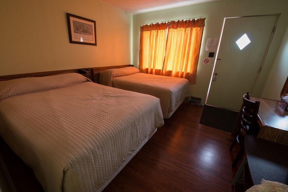 Motel Des Erables Coteau-du-Lac Ngoại thất bức ảnh